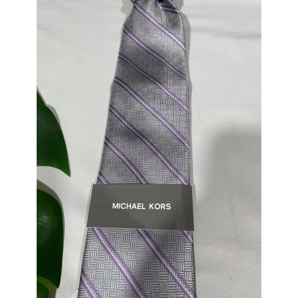 NWT $70 Michael Kors [ Men's Tie ] Cross-Hatch and Stripe in Grey/ Purple‎
